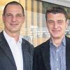 (swg)   Michael Knobloch und Stefan Zehe, Geschäftsführer von Zehe & Knobloch GmbH & Co.KG Die Ruhestandsplaner in Bad Kissingen, gehören seitOktober 2009 dem Bundesverband Der Ruhestandsplaner Deutschlands an. Als einer von 55 aktuell zertifizierten Ruhestandsplanern „übernehmen wir damit immense Verantwortung in der Kundenberatung und Betreuung“, so der 43-jährige Bankkaufmann Zehe. In einer Gesellschaft mit immer höherer Lebenserwartung und der gleichzeitigen Gefahr steigender Altersarmut setzen Zehe & Knobloch auf „anlage- und anlegergerechte Beratung, die auf ethischen Grundsätzen aufgebaut ist“, so der 41-jährige Bank-Betriebswirt  Knobloch. „Wir verkaufen nur Produkt- und Konzeptlösungen, mit denen unsere Kunden die Chance haben, ihre Ziele zu erreichen und spätestens im Rentenalter ohne finanzielle Risiken leben zu können.“ Die beiden Geschäftsführer betonen die Unabhängigkeit ihres Verbandes. Die Mitglieder verstehen sich als Pionierarbeiter, um das Berufsbild des Ruhestandsplaners publik zu machen. Zehe & Knobloch betreiben Geschäftsstellen in Bad Kissingen und Bad Neustadt und beschäftigen neun Mitarbeiter.