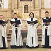 Am Donnerstag, 25. März, um 19.30 Uhr, tritt das Angelicus Ensemble in der Heilig-Kreuz-Kirche in Unsleben mit einem Gastkonzert auf. Der Eintritt ist frei. Das Angelicus Ensemble ist ein a-cappella-Männerchor für Sakralmusik. Schwerpunkte des Repertoires sind altbulgarische Sakralgesänge (unter anderem auch Monodien) aus dem 9. bis 14. Jahrhundert sowie Werke der russischen Kirchenmusik aus dem 18. und 19. Jahrhundert und der abendländischen Kunst. Es werden auch Werke der Klassiker Tschaikowsky, Rachmaninov und Musorgsky zur Aufführung kommen.