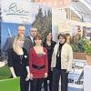 Am Stand in Essen: von links vorne Sina Eck (Azubi), Lisa Kuhn (Azubi) und Marion Kessler, Bad Bocklet), hinten Jakob Ecker (Bad Salzschlirf), Geerd Müller (Infozentrum Oberbach) und Vanessa von Doehren.