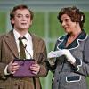Keine durchgängig spannende Inszenierung: „Mein Freund Harvey“ am Meininger Theater, hier mit Roman Weltzien als Elwood P. Dowd und Rosemarie Blumenstein als Mrs. Chumley.