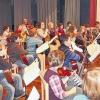 Hoch konzentriert bei der Orchesterprobe: das Kursorchester mit Dirigenten Andreas Kantenwein.