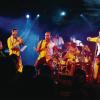 (gi)   Getreu dem Motto „Alle Jahre wieder“ findet am Samstag, 6. Februar, ab 20.30 Uhr die „Kubanische Nacht“ mit dem Salsa-Orchester „Salsa Verde“ in der Stadthalle statt. Das Kulturamt lädt zu dieser Tanznacht ein. Das 13-köpfige Orchester aus Frankfurt/Main heizt mit südamerikanischen und karibischen Rhythmen ein und verführt zum Tanzen. Salsa Verde hat drei Sänger aus Kuba und Kolumbien. Die Gruppe verspricht fetzige Salsanummern, gemischt mit Latin-Jazz, Latin-Pop, Timba und Rap. In den Pausen spielt DJ Olli aus Bamberg flotte Beats und Neuheiten der Salsamusik. Die Tanzschule Pelzer ist mit einer Tanzshow der Salsagruppe „Salsa Caliente“ dabei. Eine karibische Bar rundet das Angebot ab. Wer sich vor der Veranstaltung noch tanzfit machen möchte, hat am Nachmittag vor der Veranstaltung Gelegenheit, einen Workshop (zwei Stunden) für Neueinsteiger oder Mittelstufe zu besuchen. Eine Anmeldung ist hierfür erforderlich. Der Eintritt kostet 15 Euro. Karten sind direkt beim Kulturamt der Stadt Haßfurt und telefonisch unter  (0 95 21) 17 14 erhältlich.