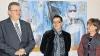 Bürgermeister Erich Stubenrauch (links) und Annemarie Reiser-Meyerweissflog führten in die neue Ausstellung von Alexander Ruppert im Kunsthandwerkerhof in Königsberg ein.