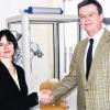 Neu: Dr. Markus Harasim begrüßt Dr. Birgit Pfeufer im MVZ.