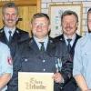 Neue Führung: Bei der Jahresversammlung hat die Feuerwehr Steinsfeld eine neue Führung gewählt. Im Bild (von links) Kreisbrandinspektor Georg Pfrang, der neue erste Kommandant, Mathias Henneberger, sein bisheriger Stellvertreter Wolfgang Thein, Ehrenkommandant Erich Oechsner, Kreisbrandmeister Lothar Ullmann, der neue stellvertretende Kommandant Dominik Schädler, Bürgermeister Dieter Zehendner und der neue dritte Kommandant, Jonas Henneberger.