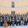 Benefizkonzert und Dirigentenseminar: Das Musikkorps der bayerischen Polizei spielt am 8. Mai in der Wandelhalle im Staatsbad.