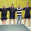 (Hops)   Gleich zwei Meisterschaften feierte die Tischtennis-Abteilung der TG Würzburg in dieser Saison: Die Männer der TGW II holten sich in der 2. Bezirksliga Ost am letzten Spieltag in einem Herzschlag-Finale den Titel, die Männer der TGW III rücken nach einer ungeschlagenen Saison in der 3. Bezirksliga Ost – Meisterschaft mit 39:1-Punkten – in die 2. Bezirksliga nach. Die TG Würzburg ist damit in der kommenden Saison erstmals mit zwei Teams in der höchsten unterfränkischen Klasse, der 1. Bezirksliga, vertreten – der bislang größte Erfolg der Abteilungsgeschichte. Besonders knapp wurde das Meisterschaftsrennen in der 2. Bezirksliga entschieden: Am letzten Spieltag kletterte der vorherige Zweite TG Würzburg durch einen 9:4-Sieg gegen die DJK Nüdlingen auf Platz eins, da der TV Etwashausen II – zuvor Tabellenführer – durch eine 1:9-Niederlage bei der DJK Unterspiesheim auf Rang drei zurückfiel. Die DJK sicherte sich dadurch Relegationsplatz zwei. Bei der TG Würzburg II war der Jubel nach der unverhofften Last-Minute-Meisterschaft riesengroß, Mannschaftsführer Stephan Enser fand einen treffenden Vergleich zum Aufstieg in Unterfrankens höchste Spielklasse: „Das ist so komisch, als wenn St. Pauli in der Champions League spielen könnte.“ Am Erfolg der TGW II (linkes Bild) waren beteiligt: (von links) Stephan Enser, Jürgen Thomas, Christian Pohl, Peter Koch, Wolfgang Dees und Walter Müller. Die Meisterschaft der TGW III (rechtes Bild) errangen: (hinten, von links) Bertram Berninger, Orhan Demircan, Mannschaftskapitän Rainer Sendner, Michael Haas, Michael Weyler und (vorne) Ralf-Peter Röder. Es fehlen die Spieler Frank Kuhnhäuser und Philipp Zimmermann.