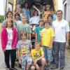 (mg)   Die Ludwig-Derleth-Realschule bildet zur Zeit Schulsanitäter aus, die bei Notfällen spontan an der Basis innerhalb des Schulalltages einsatzbereit sind. Im Rahmen der Biologie-Übungen erlernen die Schüler und Schülerinnen Grundkenntnisse der Ersten Hilfe in Zusammenarbeit mit dem Roten Kreuz (BRK) Gerolzhofen. Die Erste-Hilfe-Ausbilder Barbara Stumpf und Christian Schad legen besonderen Wert auf praktische Fertigkeiten. Die frisch gebackenen Schulsanitäter in Ausbildung sind: David Hahn, Benedikt Herold, Jonas Möhler, Laura Nüßlein, Felix Stöcker, Christian Askas, Tobias Weißenberger, Mario Heilmann, Christian Johannes, Steffen Krauß, Philip Schuster, Jan Ziegler, Jonas Gürsching, Benedikt Fröhlich, Maria Fritz, Olga Belnicki und Niklas Straub.