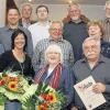 reu zum TSV: Der alte Vorstand ehrte langjährige Mitglieder, vorne von links: Kerstin Weingart, Birgit Streng, Gerda und Gerhard Ludwig, Karin Schröder. Dahinter: Friedrich Schirmer, Alexander Ludwig, Reinhard Kessler, Mario Söllner, Klaus Stampfer, Erich Ludwig, Elfi Schirmer und Klaus Tibulski.