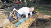 Test-Kneippen: Bürgermeister Stephan Amend besichtigte eine naturnah gestaltete Kneippanlage im Haselbachtal bei Bad Orb.