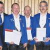 20 Jahre in der ersten Reihe – als Dirigent oder in der Vorstandschaft tätig: Dafür gratulierten Hans-Jürgen Manger und Norbert May (von links) Hubert Ziegler sowie den Vorstandsmitgliedern Peter Mangold, Wolfgang Then und Wolfgang Bötsch.
