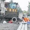 Arbeiten gehen voran: Weil Pflastern kaum teurer ist als Asphaltieren und weil der Unterhalt billiger ist, bleibt die Stadt in der Gartenstadt bei ihrer Linie, die Bürgersteige zu pflastern.