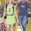 Bald kann's losgehen: Thomas Taubert (rechts) möchte in Järkendorf eine Hunde- und Behindertenhundeschule aufmachen.