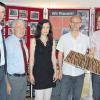 Präsentation: Die Ausstellung der Keramik & Stein Dietz Fliesen GmbH im Foyer des Landratsamts eröffneten (von links) Wirtschaftsförderer Dr. Jörg Geier, stellvertretender Landrat Helmut Will,  Monika und Helmut Dietz sowie Unslebens Bürgermeister Michael Gottwald.