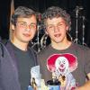 Sie hatten das Publikum auf ihrer Seite: Die zwei Sieger des Poetry Slam mit der gleichen höchstmöglichen Punktzahl, Lukas Pawlik (rechts) und Andreas Bester.
