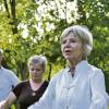 (kwi)   Nach dem großen Interesse im vergangenen Jahr beteiligt sich Sybill Haupt, Lehrerin der Deutschen Qigong Gesellschaft, wieder an der bundesweiten Aktion „Qigong im Park“ und lädt zu „Qigong in den Wehranlagen“ ein. Die Teilnahme ist kostenlos, Anmeldung ist nicht erforderlich. Bei den drei Terminen (26. Mai, 2. und 16. Juni, jeweils ab 18 Uhr) können die Teilnehmer die Entspannungsmethode unter freiem Himmel kennenlernen, so, wie sie in China jeden Tag auf unzähligen Plätzen praktiziert wird. Treffpunkt in den Wehranlagen, gegenüber dem Kiosk.