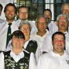 Jubiläen und Ehrennadeln für die Schützen: von links hinten Kreisschützenmeister Mario Jakob, Philipp Rosenberg, Dirk Jäckel, Vorsitzender Michael Herbert, Mitte Jochen Vogel, Doris Schleicher, Josef Schleicher, Berthold Hach, vorne Carolin Hasenauer, Manuel Mehler.