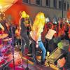 Gute Stimmung: Vor der Cinema-Bar gab es zeitweise kein Durchkommen mehr.