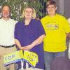 (jos)   Einen neuen Vorstand gewählt hat die FDP im Landkreis Main-Spessart. Das Ergebnis ist laut Pressemitteilung der Partei wie folgt: Kreisvorsitzender: Reiner Hellbrück (Urspringen), Stellvertretende Vorsitzende: Monika Colhoun (Marktheidenfeld), Stellvertretender Vorsitzender: Helge Ziegler (Marktheidenfeld), Schatzmeister: Alexander Kunow (Lohr), Schriftführer: Alexander Goldberg (Karlstadt), Beisitzer: Bettina Winter (Karlstadt), Christian Schmitt (Rieneck), Hubert Fröhlich (Aschenroth), Joachim Amrhein (Arnstein), Michael Reich (Gössenheim), Robert Wyrll (Birkenfeld) und Sven Nickel (Rieneck). Das Foto zeigt (von links) Helge Ziegler, Reiner Hellbrück, Monika Colhoun, Alexander Kunow und Alexander Goldberg (Karlstadt).