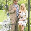 Laden ein zum Frankenwinheimer Weinfest: Oberfestdirektor Waldemar Sperling und die neue Weinprinzessin, Laura Lindner.
