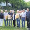 50 Jahre alt: Die Rhönheime der Freien Turner Schweinfurt. Zum Jubiläum gab es ein großes Fest, in dessen Rahmen Ehrenmitgliedern ernannt wurden. Das Bild zeigt von links: Vorsitzenden Peter Heßler, Helmut Wilzbach, Georg Füßer, Paula Bonfig, Hugo Schneider, dritten Vorsitzenden Winfried Igelsbacher sowie Hüttenwart und stellvertretenden Vorsitzenden Fanz Stingl.