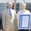 Erfahrungsaustausch bei Warema mit dem TÜV Süd: Peter Mühlbauer (Geschäftsführer), Harald Freund (Vorstand Technik Warema Renkhoff SE), Hans Albrecht Kohlmann (Leiter Qualitätsmanagement Warema Renkhoff SE), Michael Zimmer (Niederlassungsleiter Mannheim und Frankfurt/alle von links) bei der Zertifikatsübergabe.