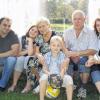 Wieder vereint: Familie Baluyev trifft sich jedes Jahr – abwechselnd in Schweinfurt und in Leo Tolstoi in Russland. Im Bild: Oleg, Alina, Oma und Opa Baluyev, Alexander und Olga.