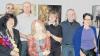 „Typen und Portraits“ im Schloss Oberschwappach: Das Bild zeigt (von links) den Vorsitzenden des Kulturvereins Robert Endres, die Galeristen Eleonore Schmidts-Stumpf und Egon Stumpf, Knetzgaus Bürgermeister Stefan Paulus und die Künstler Hilde Würtheim, Werner Tögel, Eva Feichtinger und Jochen Vollmond.