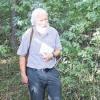 Waldbegehung mit dem Aidhäuser Gemeinderat: Man könnte mit der Eigenbewirtschaftung des Gemeindewaldes bei der Jagdbewirtschaftung seinen Einfluss zur Entwicklung des Waldbestandes geltend machen, erläuterte Forstoberrat Franz Eder (Zweiter von rechts) dem Revierförster Berhard Streck (rechts), Bürgermeister Dieter Möhring (Zweiter von links) und drittem Bürgermeister Robert Markert.