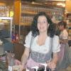 Viel Spaß trotz Stress: Susanne Schäfer an ihrem Oktoberfest-Arbeitsplatz im Kaiserschmarrn-Zelt.