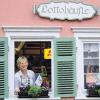 (wde)   Ab sofort ist die Main-Post in Lohr wieder mit einem Main-Post-Shop vertreten. Christine Nätscher bietet in ihrem Lottohäusle in der Lohrer Fußgängerzone neben der tagesaktuellen Ausgabe der Main-Post auch die verschiedenen Shopartikel an.Foto: DEHM