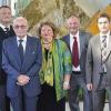 Feier zum 90-jährigen Betriebsjubiläum: Johannes, Peter und Arthur Scheuermann, Eva Linsenbreder, Martin und Philipp Scheuermann sowie Joachim Grüter (von links).