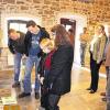 Jugendkulturpreis 2010: Zum fünften Mal nimmt die Gemeinde Sulzheim am Wettbewerb des Landkreises teil, in diesem Jahr zum Thema „Kunst“. Neun Projekte gab es im Gipsinformationszentrum zu sehen, das Ergebnis monatelanger, intensiver Zusammenarbeit der Jugendabteilungen der örtlichen Vereine. Im Bild die Jury: Leiter des Kreisjugendringes, Andreas Müller, Jochen Schneider von der kommunalen Jugendarbeit sowie die selbstständige Künstlerin Anna Karina Fries bei der Begutachtung der Werke.
