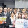Jugend forscht: AvH wird zur Förderschule des Jahres 2010 in Bayern. Von links: Landeswettbewerbsleiterin Monika Christl, Studiendirektor Jochen Dotterweich, der Leiter des Schulverwaltungsamtes René Gutermann, Schulleiterin Monika Zeyer-Müller, Dieter Götzl (Kultusministerium), Esther Knemeyer-Pereira (E-on) und ganz rechts der Leiter von Jugend Forscht, Rainer Dietrich.
