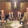 100 Jahre VDP: Sie laden am Samstag zur „Nacht der offenen Weinkeller“ ein: Nicole Schneiders (Weinverkauf Bürgerspital, von links), Sandra Knoll (Weingut am Stein), Bernd van Eltern (Eventmanager Hofkeller) und Kordula Geier (Verkaufsleiterin Juliusspital).HERBERT KRIENER