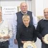 Weitstreckenmeister: Stolz auf den Sieg ihrer Tauben waren (von links) Ernst Schmitt, Clemens Fuchs mit Enkel Lorenz und Günter Ambros.