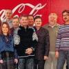 Dank für ihre Treue: Insgesamt 71 Mitarbeiter wurden bei Coca-Cola Erfrischungsgetränke AG am Standort Knetzgau geehrt. Im Bild sind diejenigen, die für 20, 25 und 30 Jahre Betriebszugehörigkeit geehrt wurden. Die Ehrungen nahm die Geschäftsleitung mit (von rechts) Betriebsleiter Johannes Hartmann, Personalleiter Norbert Heining, Cold-Drink-Service-Leiter Murat Ucar und Geschäftsleiter Rudolf Greimel vor. Ganz links Betriebsrat Andreas Böhm, der ebenfalls zum Kreis der Geehrten gehörte.