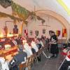 Wissen stilecht zu tafeln: die Hospitaliter im Keller des Erlabrunner Meisnerhofes.