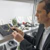 Renoviert und modernisiert hat Juwelier Stefan Neubert (43) sein Fachgeschäft “Neubert Uhren & Schmuck“ in der Münchener Straße 4.
