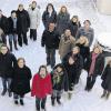 Ein „Q“ bilden die neuen Qualitäts-Coaches: Mit Marco Maiberger von der Touristinformation, Regionalmanagerin Simone Göbel und Referentin Silvia Maria Schisa stellen sie sich „buchstabenförmig“ auf – als Zeichen ihrer Identifikation mit dem Ziel, Volkach zur ersten „Qualitäts-Stadt“ Nordbayerns zu machen.