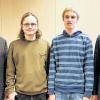 Haben es drauf in Mathe: Mirko Wilde (Zweiter von links) und Jonas Witschel (Zweiter von rechts) mit dem Geschäftsführer des Bundeswettbewerbs Mathematik, Hanns-Heinrich Langmann (links), und SKF-Personalleiter Frank Hirschmann.