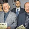 Jahrzehnte im Verein: Bei der vorweihnachtlichen Feier des TSV Oerlenbach zeichneten Vorsitzender Sven Schüller (hinten) und Stellvertreterin Alexandra Borst  Hans Dieter-Morchutt (Zweiter von links) für 50 und Dieter Vierheilig für 40 Jahre Treue aus.