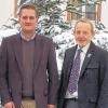 Der Neue: Torsten Raab (links), der künftige Leiter der hessischen Verwaltungsstelle des Biosphärenreservats Rhön und sein Vorgänger Otto Evers, der in den Vorruhestand gehen wird.
