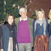 Bergweihnacht im Höchberger Hexenbruch: Siegfried Rauch zusammen mit den Eismannsberger Sängerinnen und der Harfinistin Anne Kox-Schindeling (links).