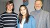 (gs)   Corinna Walter und Kevin Hartmann sind unterfränkische Kammersieger in ihren Ausbildungsberufen. Die Bäckereifachverkäuferin aus Waldfenster und der Elektroniktechniker (links) aus Lauter waren nicht nur Prüfungsbeste im Bezirk, sondern erreichten beim Landeswettbewerb auch jeweils den dritten und beim Leistungswettbewerb des Deutschen Handwerks den ersten Platz. Burkardroths Bürgermeister Waldemar Bug würdigte die Erfolge bei einer kleinen Feierstunde. Die Bereitschaft, sich dem Wettbewerb zu stellen, werde heute ein immer mehr gefordert. Zudem wachse man daran und sammle Pluspunkte fürs Leben, so Bug. Die 20-jährige Corinna Walter, die von ihrem Ausbildungsbetrieb übernommen wurde, will sich jetzt zur kaufmännischen Fachwirtin weiter bilden. Kevin Hartmann, ebenfalls 20 und vom Betrieb übernommen, hat bereits die Anträge für die Meisterschule in Würzburg zu Hause liegen.