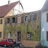 Seit acht Jahren ein Schandfleck in Frickenhausen: Jetzt könnte dort ein Neubau entstehen.