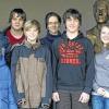 Ausgezeichnet: Das Jack-Steinberger-Gymnasium hat den Schulpreis bei „Jugend forscht“ gewonnen. Im Bild Schulleiter Frank Kubitza und seine Nachwuchs-Wissenschaftler.