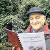 Humor druckfrisch: Pfarrer Gerold Postler aus Retzbach hat seine Faschingspredigten von 2001 bis 2010 in einem Band herausgebracht.