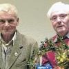 Hohe Auszeichnung: Willi Brand (links) erhielt von Erich Schießer die Goldnadel mit Kranz.