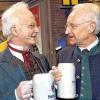 Gelungenes Double: Michael Lerchenberg (links) 2005 beim Starkbieranstich auf dem Nockherberg mit dem damaligen bayerischen Ministerpräsidenten Edmund Stoiber.